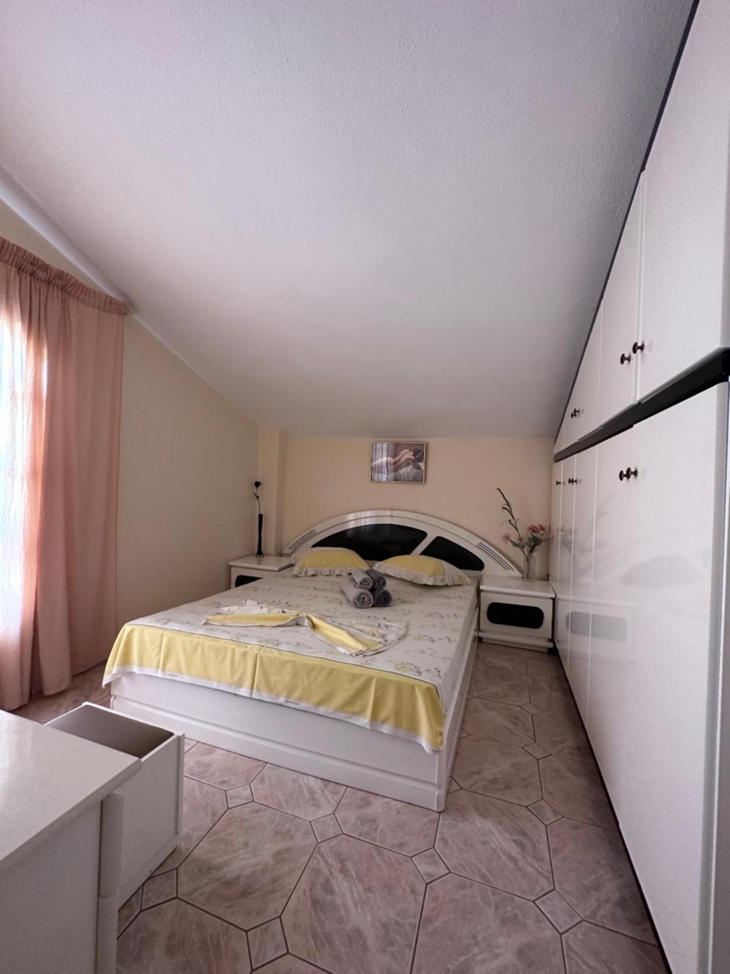 The Flower Apartments Toroni Exterior photo