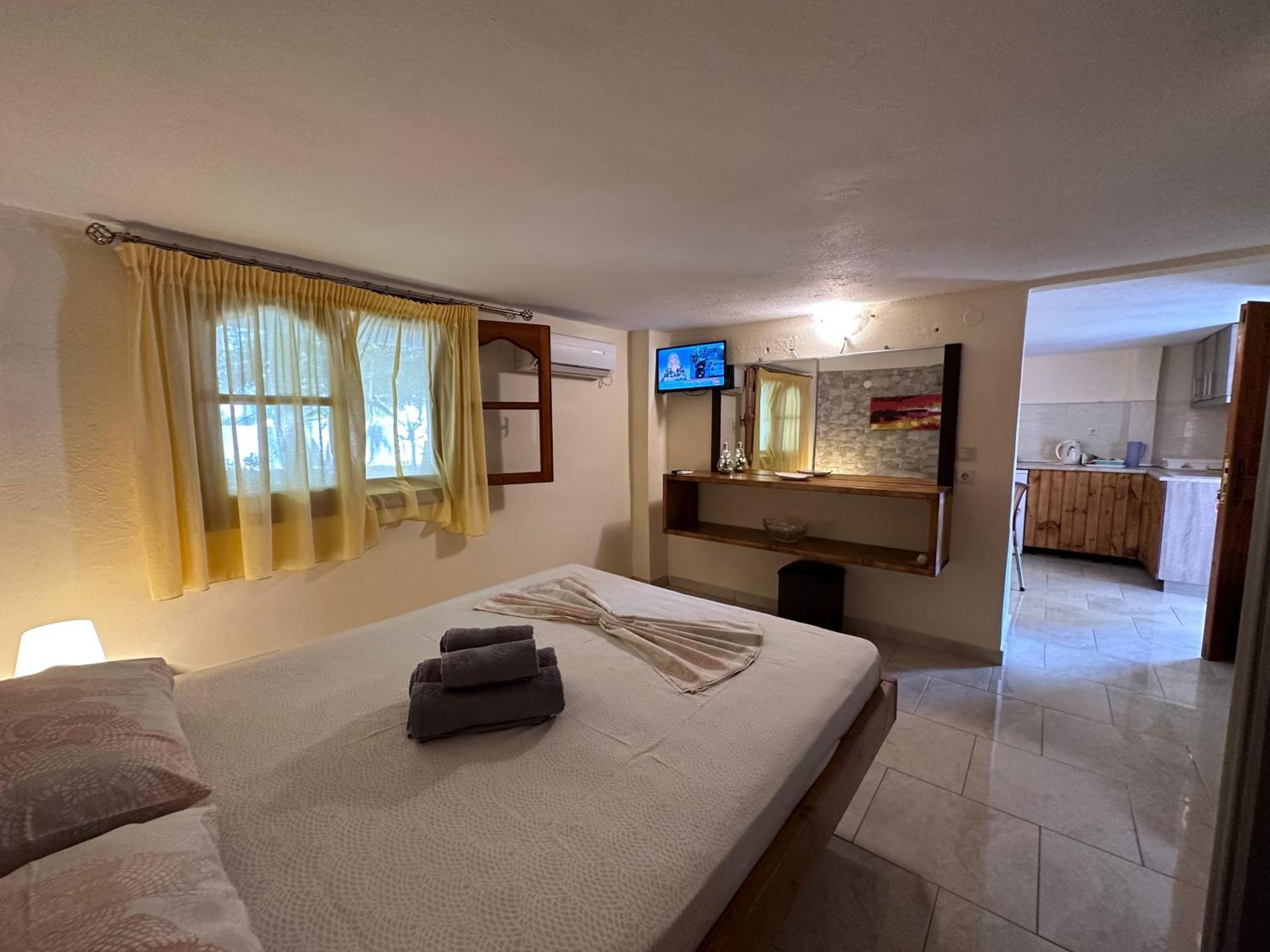 The Flower Apartments Toroni Exterior photo